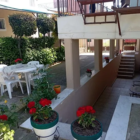 John's & Maria's House Дом отдыха Айокампос